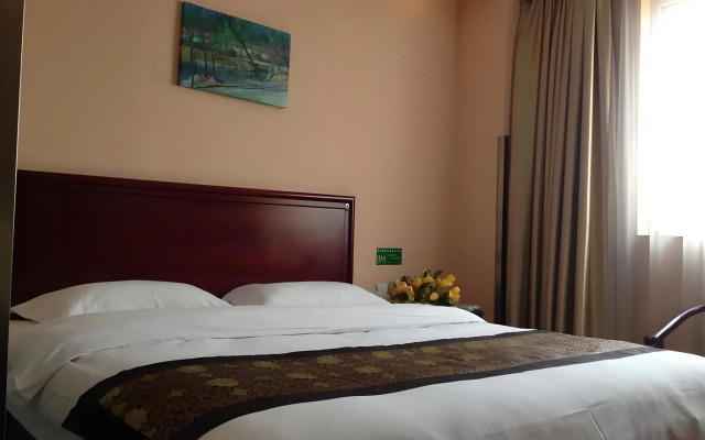 GreenTree Inn ZhenJiang Jurong New Bus Station Express Hotel