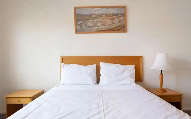 Lamplighter Motel