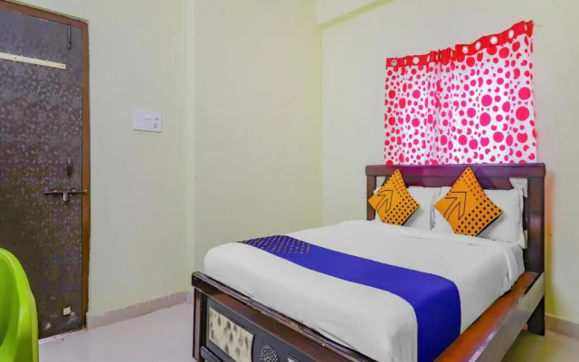 Oyo Flagship 76370 Sri Residency