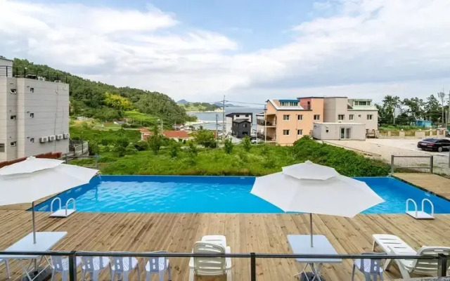 Geoje Amor Family Pension