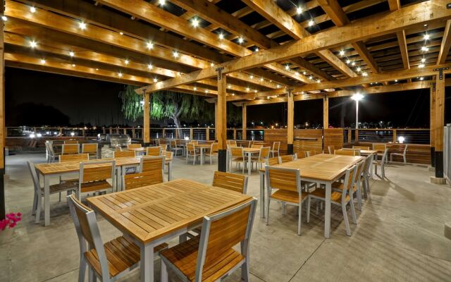 Homewood Suites by Hilton Oakland-Waterfront