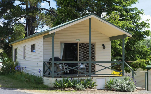 Rainbow Pines Tourist Caravan Park