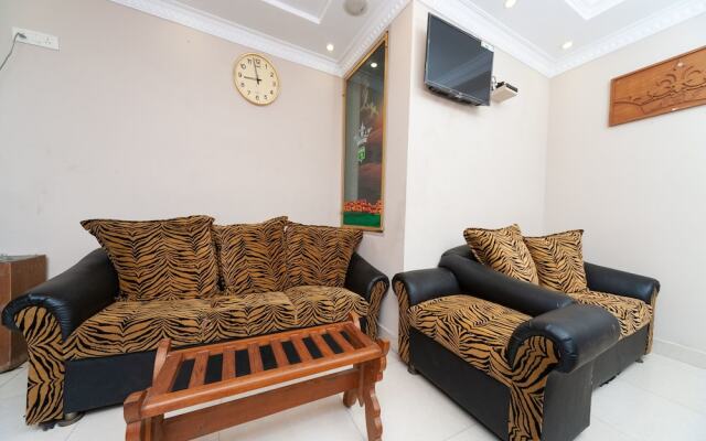 OYO 15477 New Royal Inn