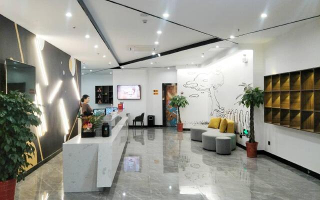 IU Hotel·Qingdao Development Zone Jinshatan