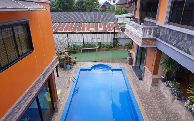 Phuruaboutique Hotel & Saunas