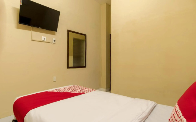 OYO 615 Residence Puri Hotel Syariah