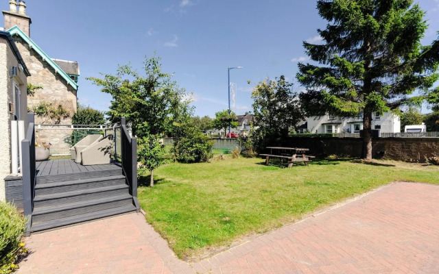 Sweeney Aviemore Two