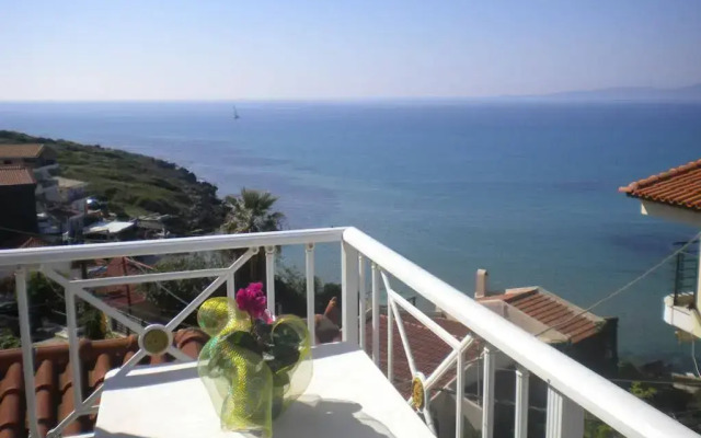 Brati II Beach Hotel