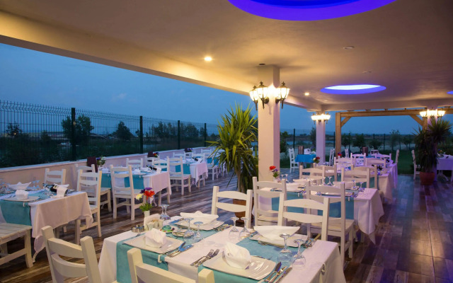 Water Side Resort & Spa
