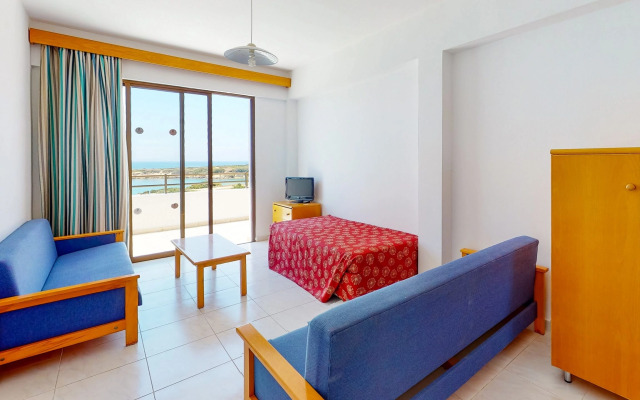 Corallia Beach Hotel Apartments