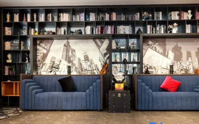 Manli Hotel (Youjiang Medical College for Nationalities Baise College Donghe Campus)