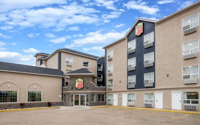 Super 8 by Wyndham Grande Prairie