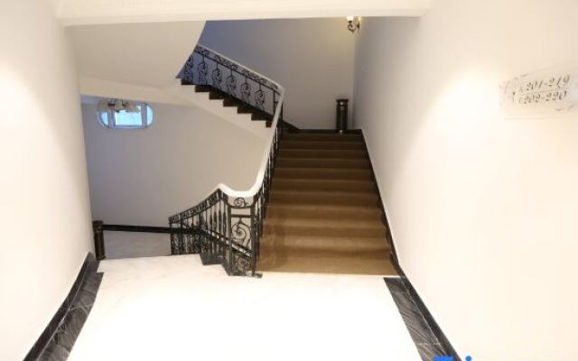 Roman Holiday Hotel