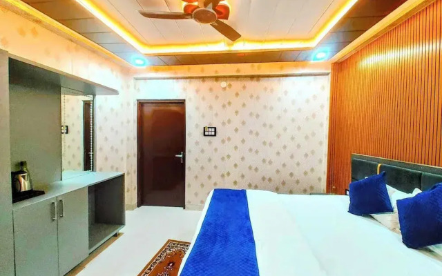Hotel R K Villa 700 mtr Vishwanth Temple