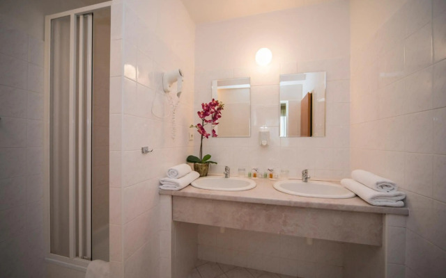 TOP HOTEL Praha & Conference Centre