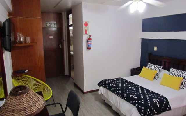 Hoedjiesbaai Hotel