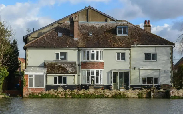 Riverside House