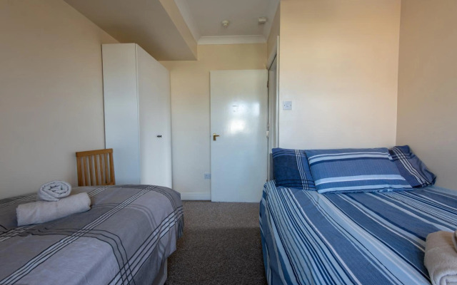 13 Victoria Road Apartment