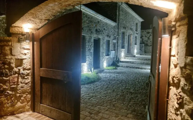 Stone Suites & Villas by Open City Hotel