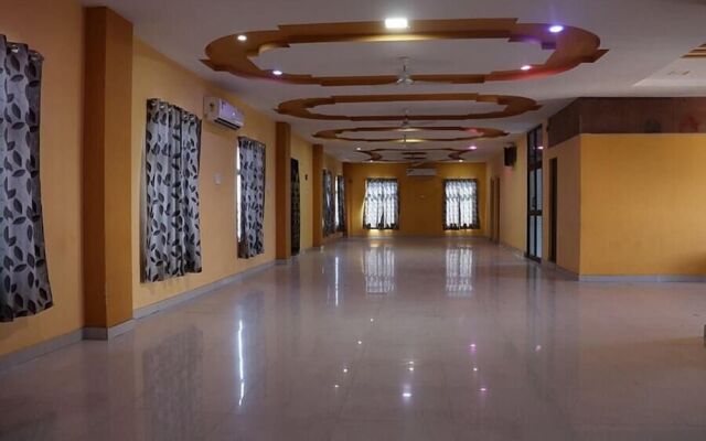 Hotel Raj International