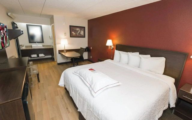 Red Roof Inn PLUS+ St Louis - Forest Park/ Hampton Ave