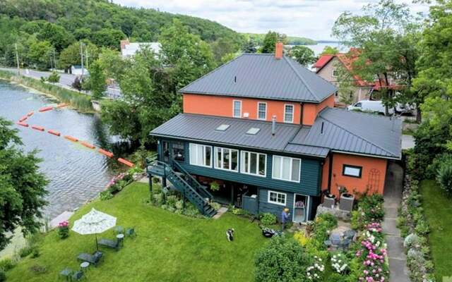 Upper Rideau Bed & Breakfast