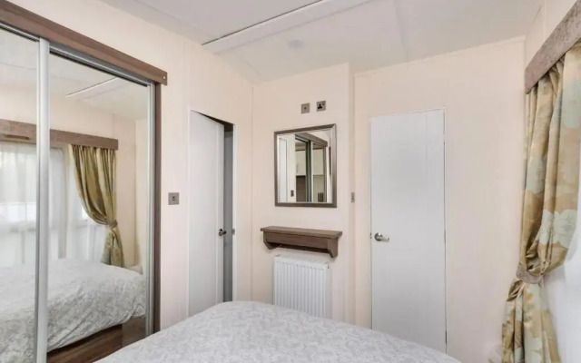 Spacious Stunning Lakeside 3 bed Holiday Home