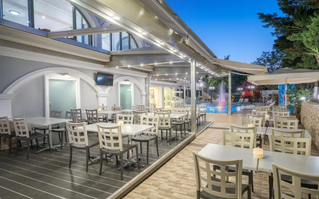 Denise Beach Hotel