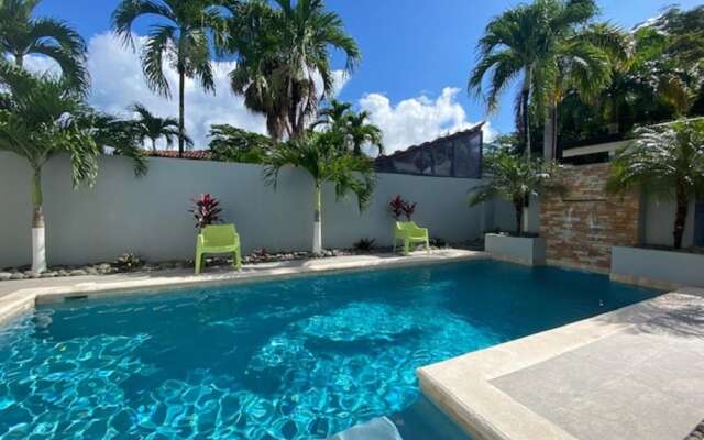 Playa Potrero Modern 3 BR Home Centrally Located - Casa Coastal Serenity