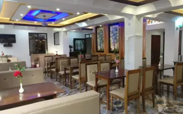 Alpine Hills Hotel