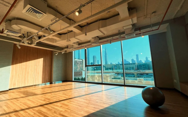 Sleek 2BR at Downtown Close to Dubai Mall