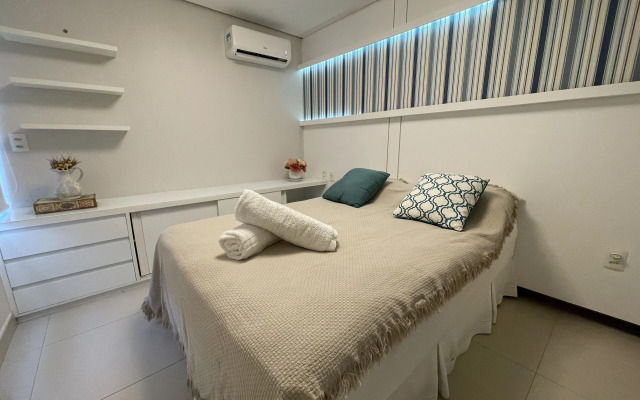 Riviera Beach Place Golf Residence