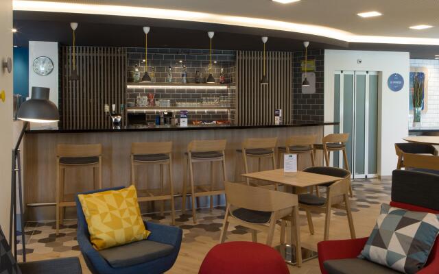 Holiday Inn Express Geneva Airport by IHG