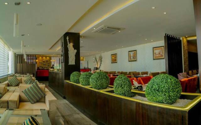 5th Avenue Hotel