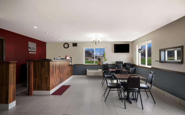 Econo Lodge Inn & Suites Canandaigua