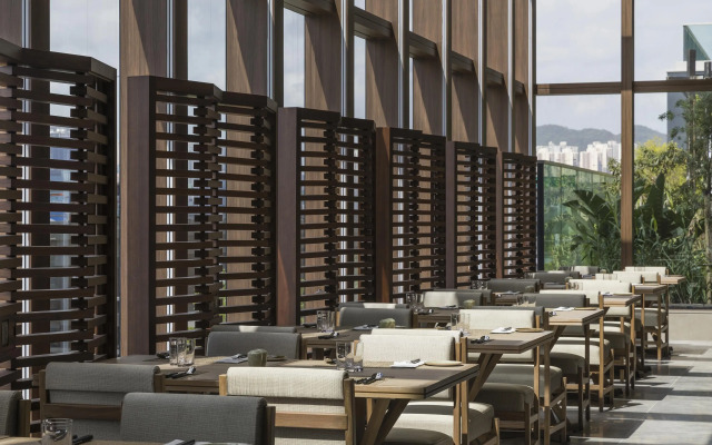 Hyatt Centric Victoria Harbour