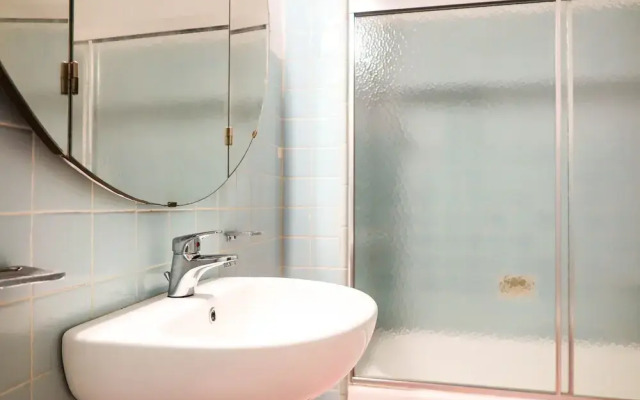 Bostoc, Knocking on Cuba