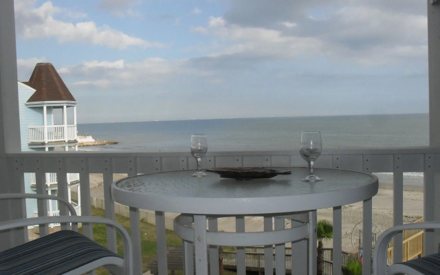 Seascape Deluxe Beach Condos by A B Sea Rentals
