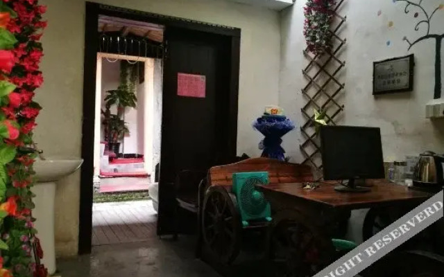 Wangyuege Inn