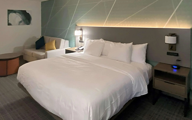 Comfort Inn & Suites Louisville Airport Fair & Expo