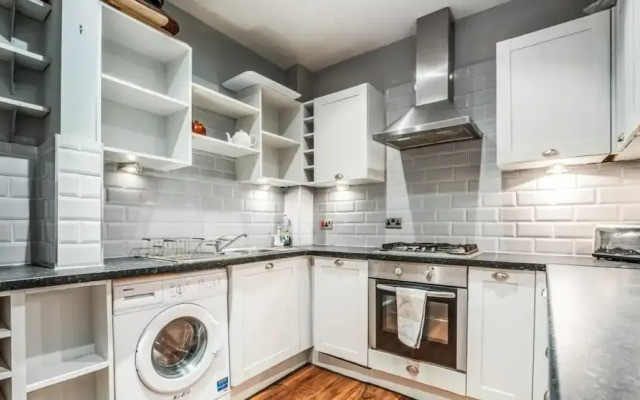 Stunning Artistic Hideout Perfect for Family