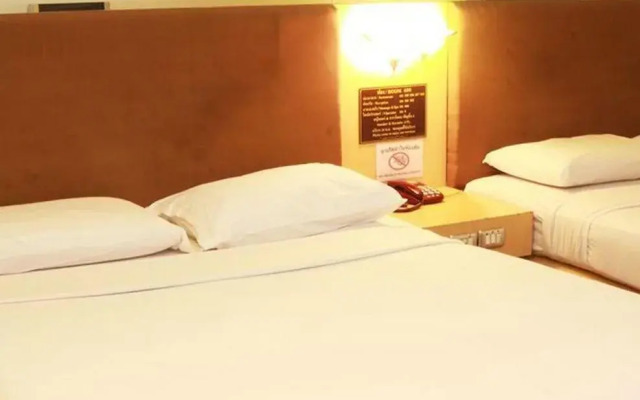 Pradipat Hotel