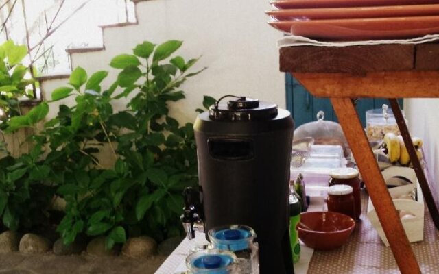 Aigaion Guesthouse