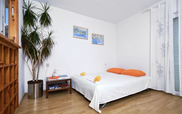 Apartment Zrine - comfortable with a balcony: A1 Makarska, Riviera Makarska