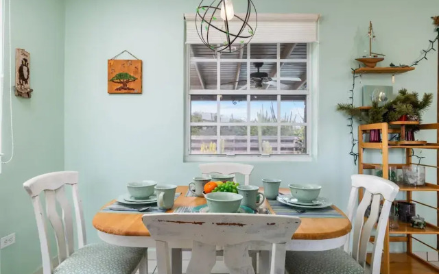 Quiet Cozy Central 2br1ba w Private Pool BBQ