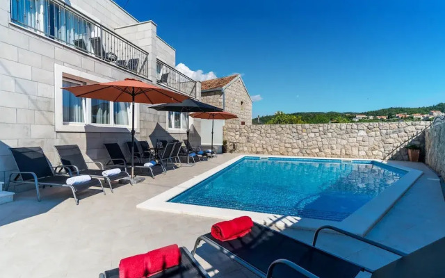 Stunning Home in Radovcici With Wifi and 4 Bedrooms