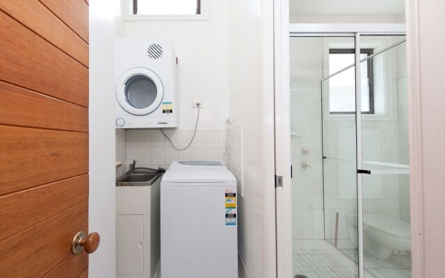 Sandy Point Road, 8, Sandy Bottoms