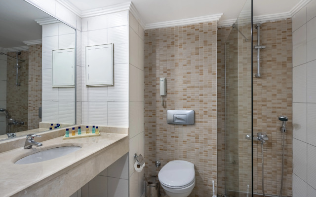 Miarosa İncekum Beach Hotel