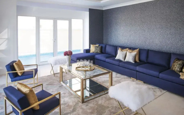 The Palm Jumeirah Villas - Frond E