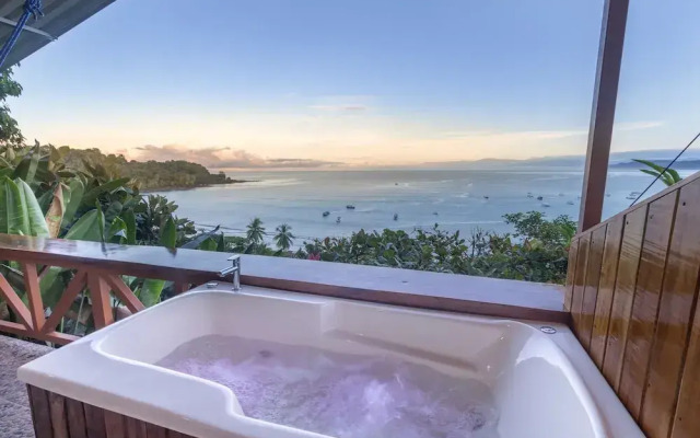 Cotingas Ocean View
